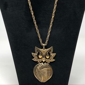 ALAN co. Gold tone Owl chain and pendent